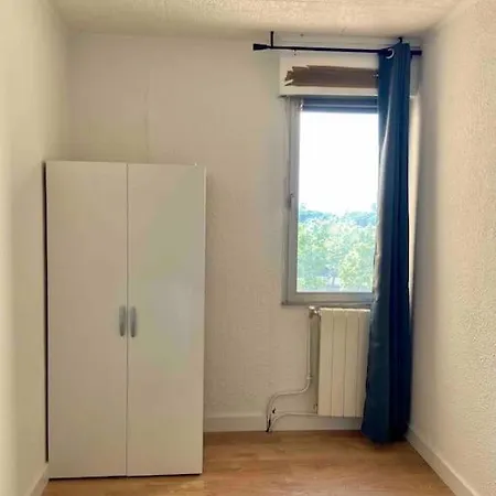 T2 Renove Avec Place Parking Privee Et Vue Degagee A Appartement